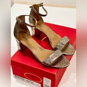 Vaneli Sandal Heel Meryn Pale-Platino 7.5M, Worn Once